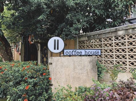 รีวิว Pause Coffee House 1 - บ้านที่เป็นคาเฟ่บรรยากาศร่มรื่น