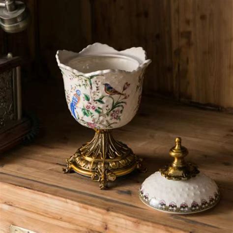 Buy Whispering birds Vase & Decorative Showpiece | Dekor Company