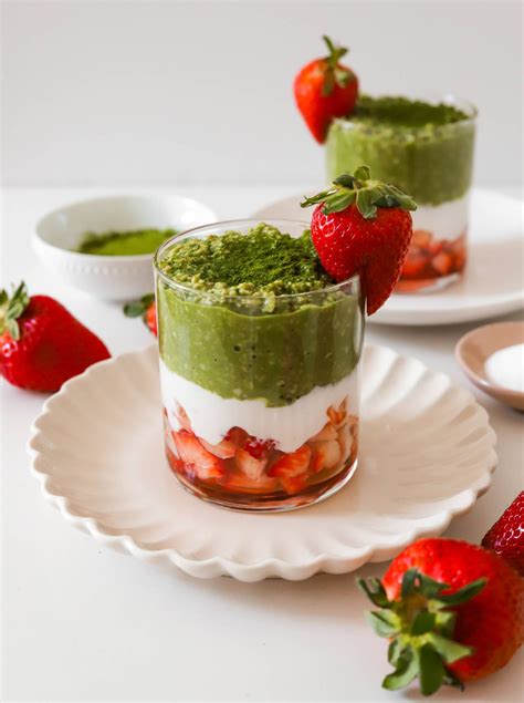 Strawberry Matcha Overnight Oats | Moribyan
