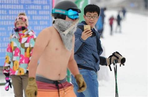 창춘 스키장 찾은 비키니 미녀들, 그녀들의 라이딩 실력은 과연?