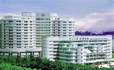 国际医疗中心门诊部-护士站-环境设施-香港大学深圳医院
