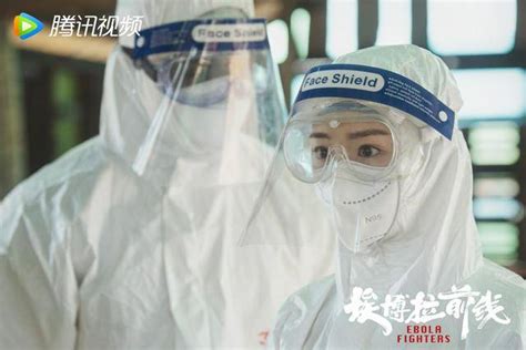 重大现实题材电视剧《埃博拉前线》获赞，探讨病毒对人类世界的改变_中国医疗队_郑书鹏_剧中