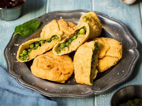 Try delicious and very yummy recipe of layered mutter kachori