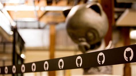 Microsoft's GitHub faces major outage! Service back online after 2 ...