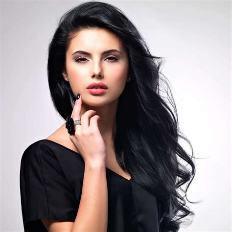 Best Hair Colors for Indian Skin Tones – Find Your Shade