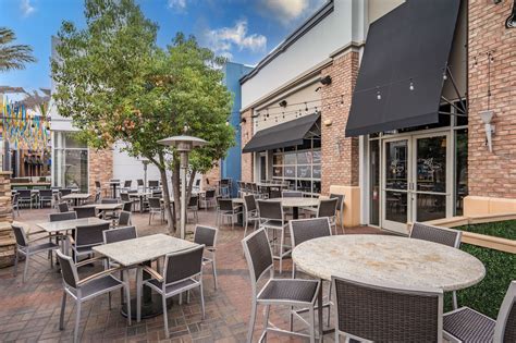 Tustin - Bar Louie Events