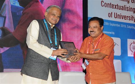 EMERGING TECHNOLOGIES: Contextualising Globalization of University ...