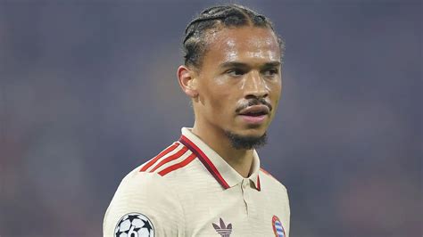 Leroy Sané si allontana, Hansi Flick deluso: le foto
