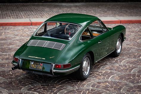 Classic Porsche 911 green over tan : pics