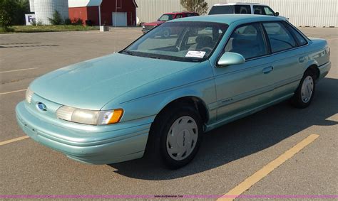 1994 Ford Taurus GL in Manhattan, KS | Item I4360 sold | Purple Wave