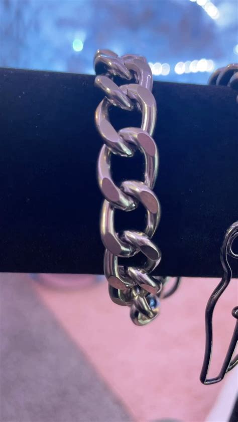 Eve Iris (@eveirisart) • Instagram photos and videos