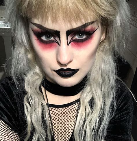 goth makeup contour