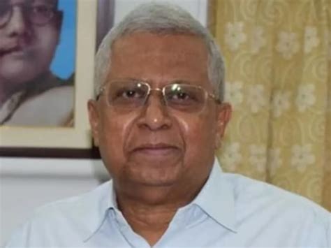 বঙ্গীয় চিরবেকার সংঘের সদস্য!