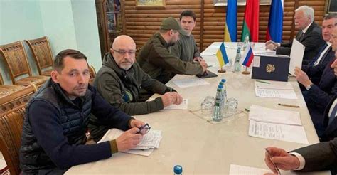 West Must Stop Blocking Negotiations Between Ukraine and Russia | NewsClick