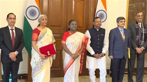 Union Budget 2025: FM Nirmala Sitharaman twins with President Droupadi ...