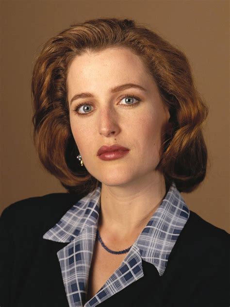 Gillian Anderson biography, net worth, age, young, children, awards ...