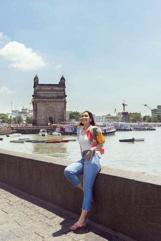 Chic festive Looks : Pairing Kurtis with Classic Denim Jeans – Go ...