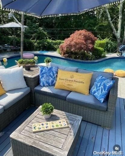 Dix Hills NY Real Estate & Homes for Sale - Homes.com