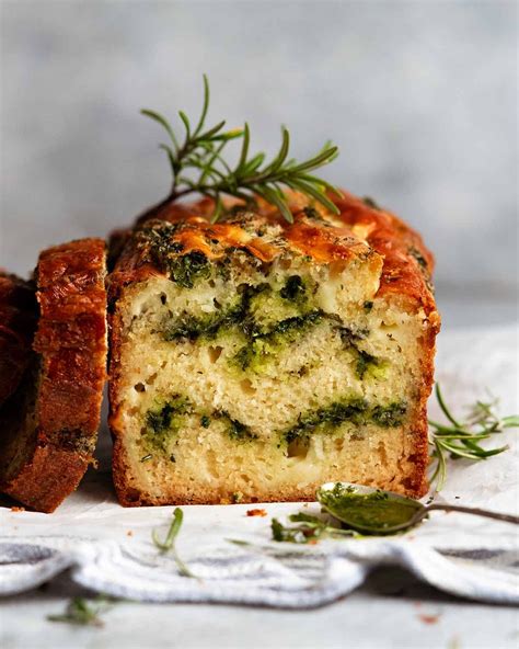Cheese, Herb & Garlic Quick Bread (No Yeast) - Ulkse