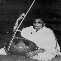 तीन दिमाखदार कार्यक्रम