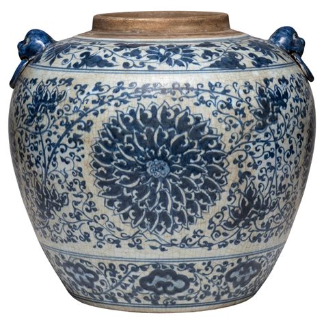 Chinese Blue and White Chrysanthemum Ginger Jar For Sale at 1stDibs