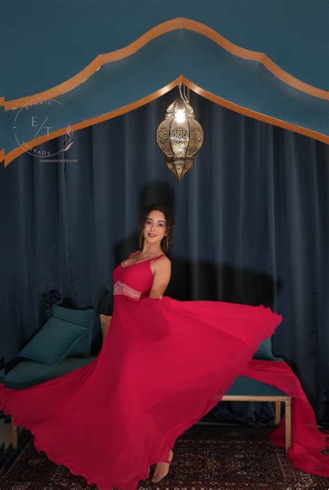 Ethnic Threads: Designer Indian Handlooms and affordable Women's wear.