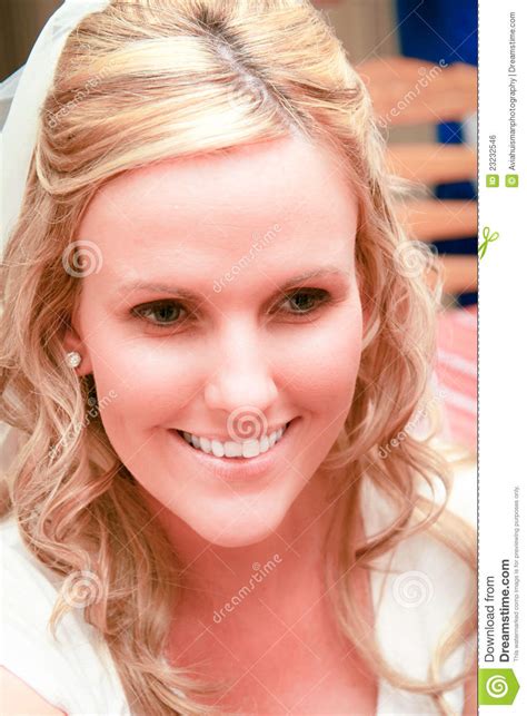 Pretty Bride Woman 的图像结果