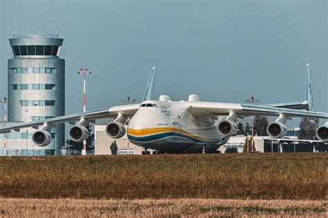Antonov An-225 Mriya: 5 Facts About The Largest Aircraft Ever Built