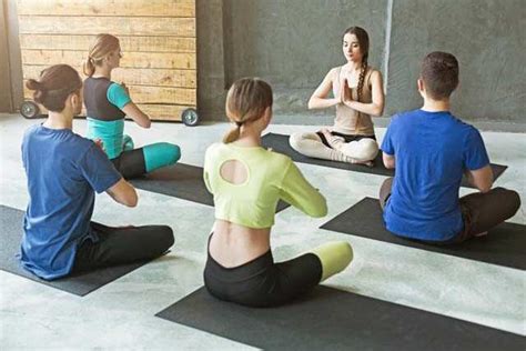 Easy Yoga Asanas to get Six-Pack Abs | Femina.in