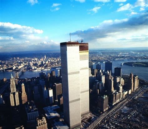 美国911事件：飞机撞大楼瞬间真实影像，现实版灾难大片！