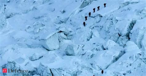 Two avalanches hit Gurez Sector, 10 soldiers killed: Army - The ...