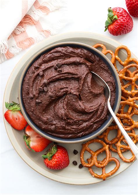 Chocolate Hummus - Detoxinista