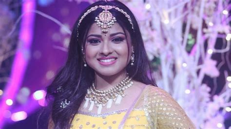 Arunita Kanjilal's 'Babul' - An Emotional Ride Of A Bride!