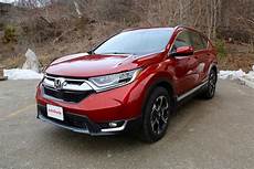 Honda Cv by 2017 Honda Cr V Vs 2017 Subaru Forester Autoguide Honda Cv