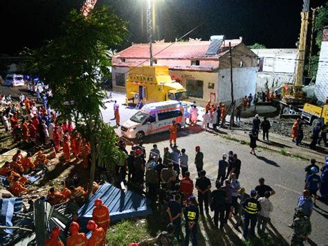 Chinese Restaurant Collapses During 80-Year-Old's Birthday Party ...
