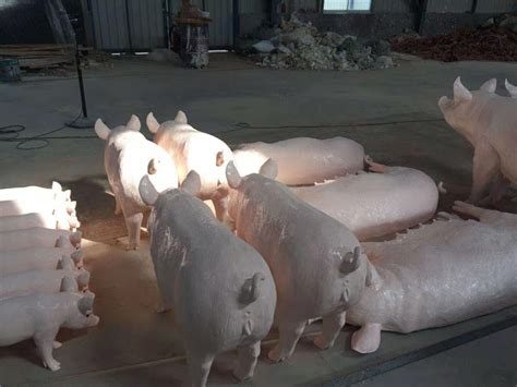 新年玻璃钢雕塑户外卡通创意猪雕塑摆件幼儿园猪年摆件【价格，厂家，求购，什么品牌好】-中国制造网，惠创艺雕塑工程(深圳)有限公司