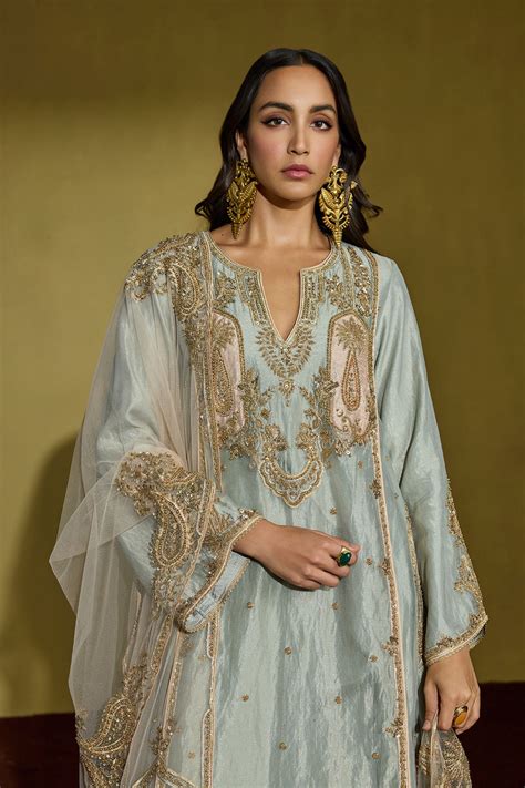 Sureena Chowdhri – Luxury Indian Wear