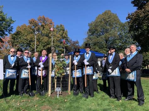 Sayre receives Liberty Tree at Howard Elmer Park | News | morning-times.com