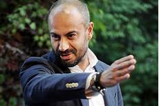 la gabbia la 7 gianluigi paragone idolo dei no vax vogliono riaprire la gabbia la 7 gianluigi paragone idolo dei no vax vogliono riaprire
