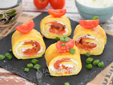 Яичный рулет с семгой и творожным сыром — рецепт с фото пошагово