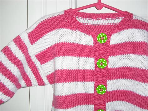 Inside the Yellow House: Pink & Green Sweater for Pink & Green Thursday