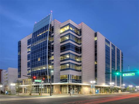 Small Commercial Building Design 的图像结果