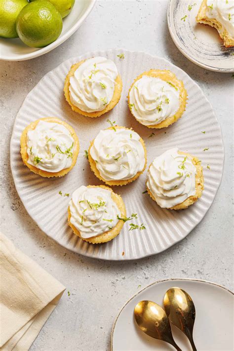 Mini Key Lime Pies | Baked Bree