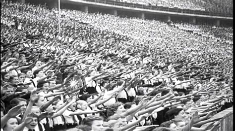 military - Were Germans permitted to give the Hitler salute with the ...