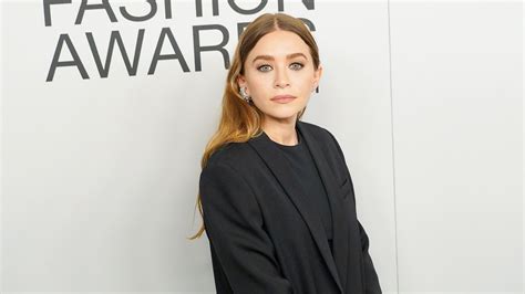 Ashley Olsen setzt im Frühling 2025 auf diesen neuen Sneaker-Trend