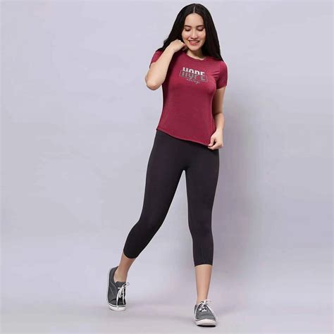 Active Wear Apple Bottom T-Shirt for Comfort and Performance – ASTRON