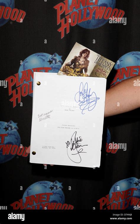 Mega Python vs Gatoroid Tiffany 的图像结果