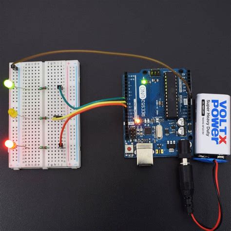 Make a Traffic Light System using Arduino Uno - KT946 – REES52