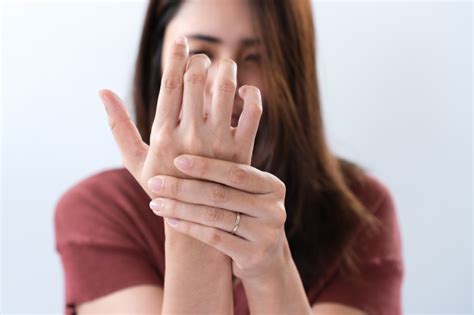 9 Cara Menghilangkan Kebas di Tangan Saat Hamil dengan Aman dan Mudah ...
