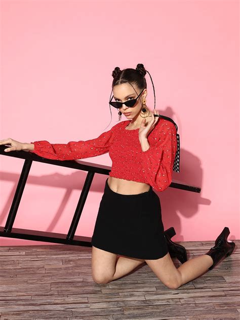 Women Red & White Ditsy Floral Printed Square Neck Bishop Sleeves ...